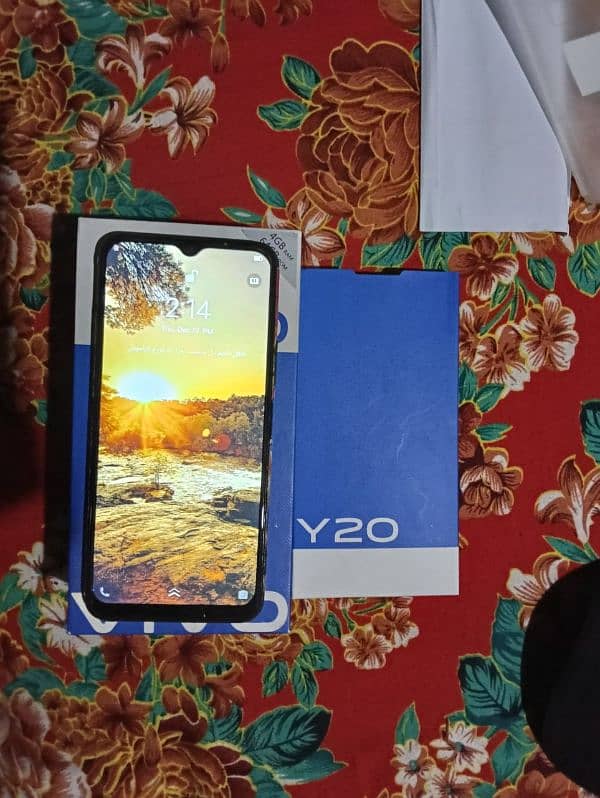 Vivo y20 used mobile in good condition. 4/64 3