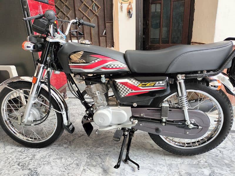 HONDA CG 125 FOR SALE IN VERY GOOD CONDITION 2