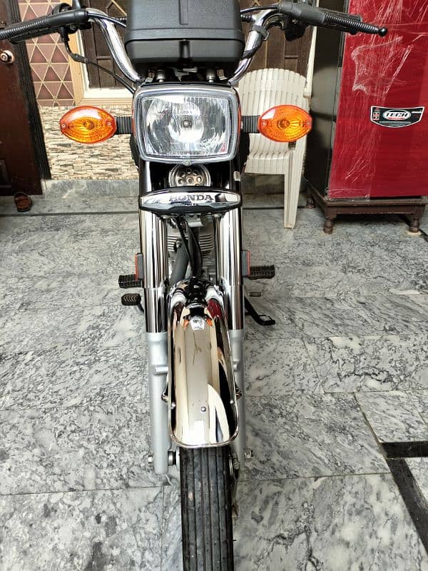 HONDA CG 125 FOR SALE IN VERY GOOD CONDITION 5