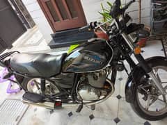 Suzuki GS 150 2022