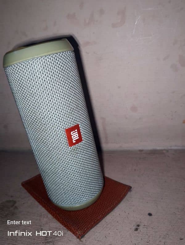 JBL WATERPROOF BLUETOOTH SPEAKER 0