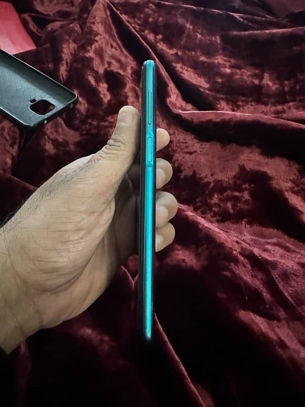 redmi note 9 pro 6+2/128 brand new condition 10/10 3