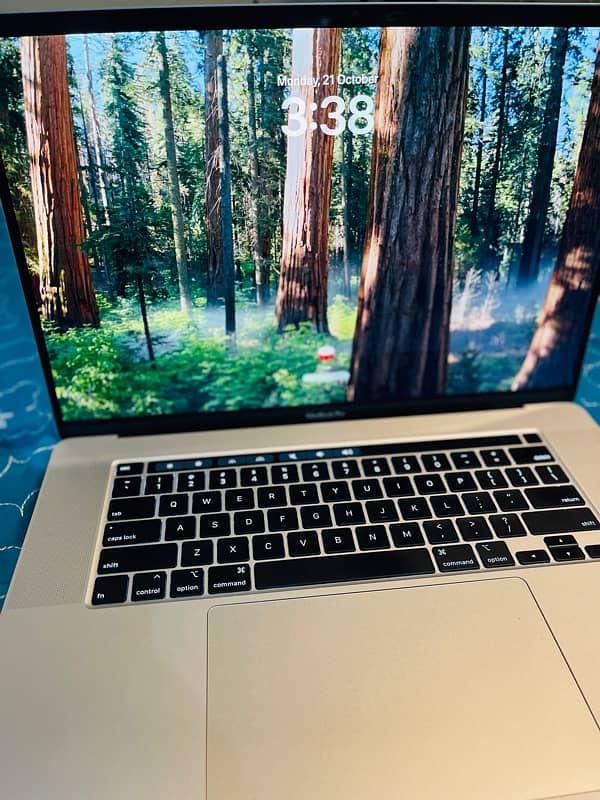 Apple Macbook Pro for sale 9