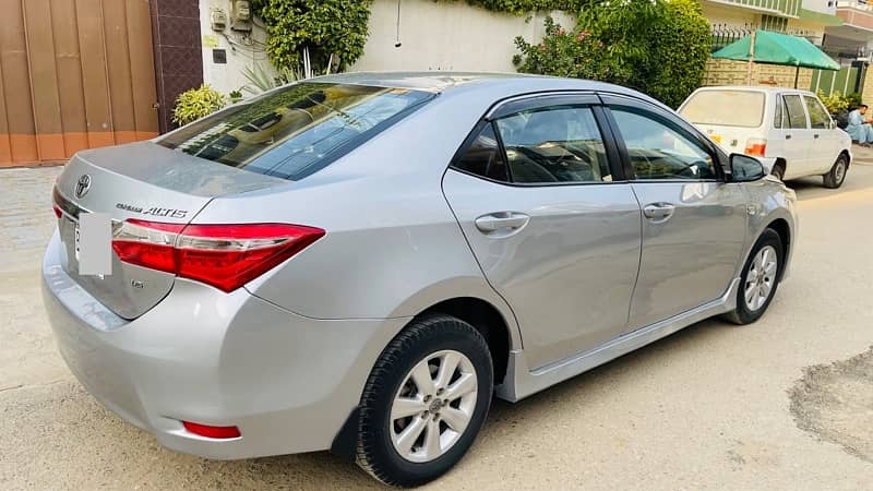 Toyota Corolla Altis 2016 karachi 3