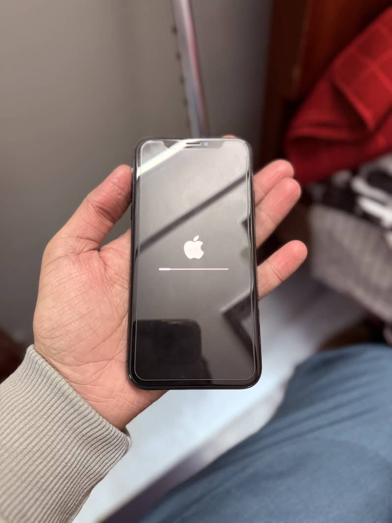 Apple iPhone XS 1