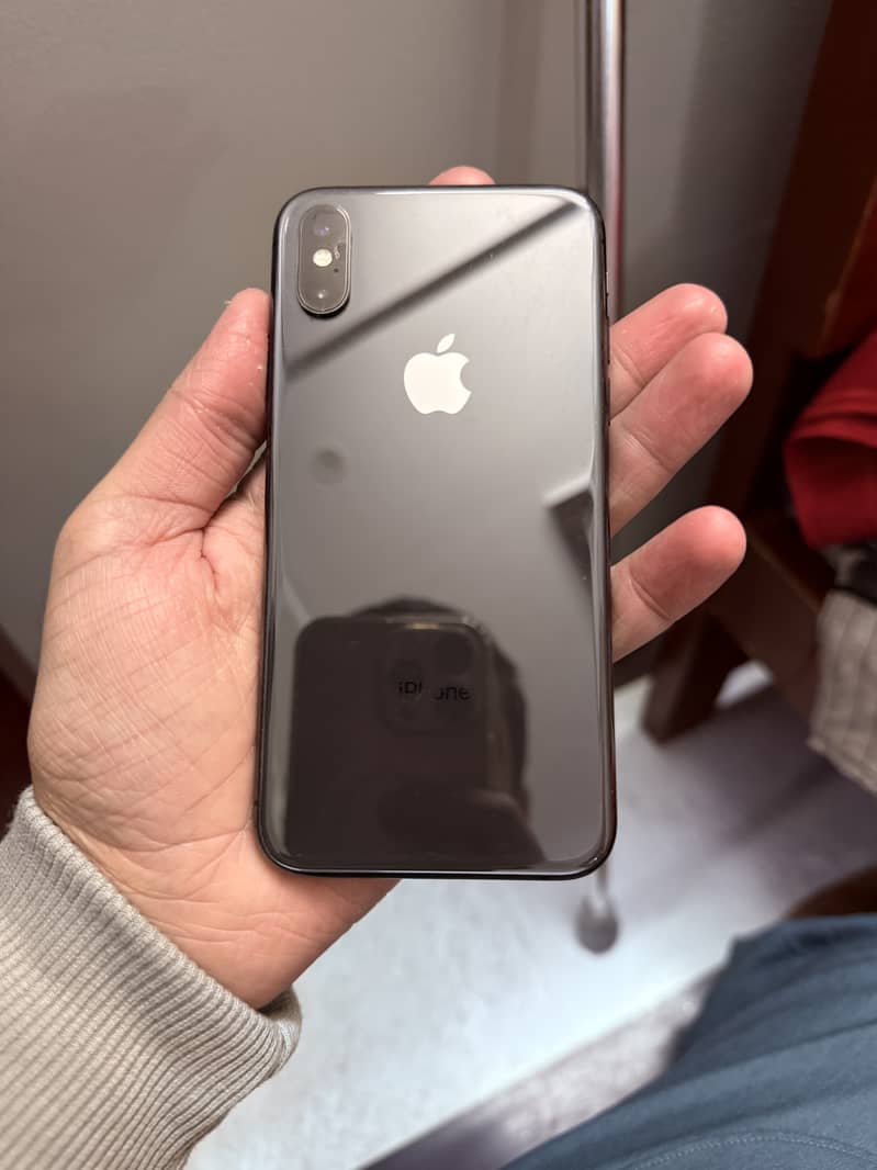 Apple iPhone XS 6