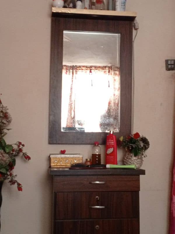 dressing table 0