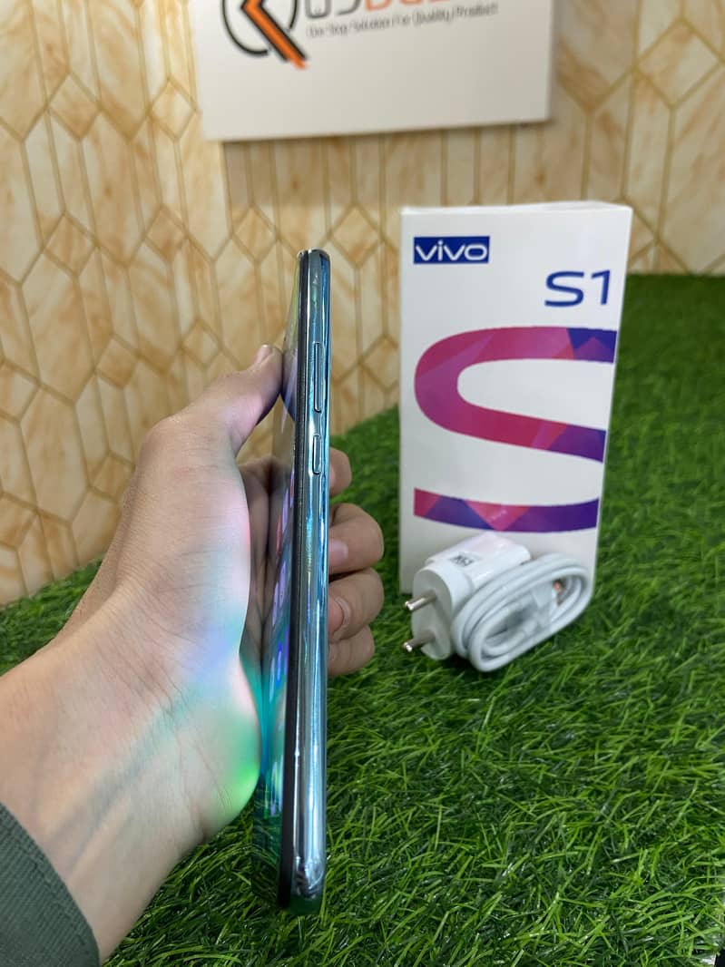 Vivo S1 With Box and Charger  4gbRam 128gb Storage 4