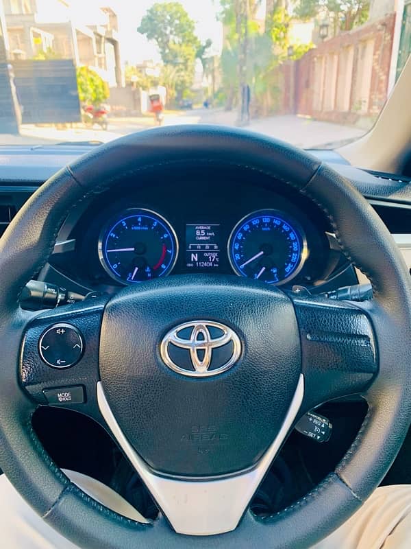 Toyota Altis Grande 2014 4