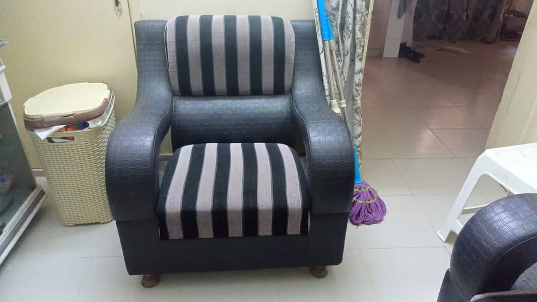 5 Seater Sofa Set, Urgent need money, condition 9/10 1