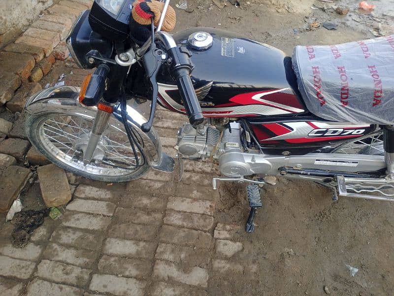 Honda CD 70 2025 4