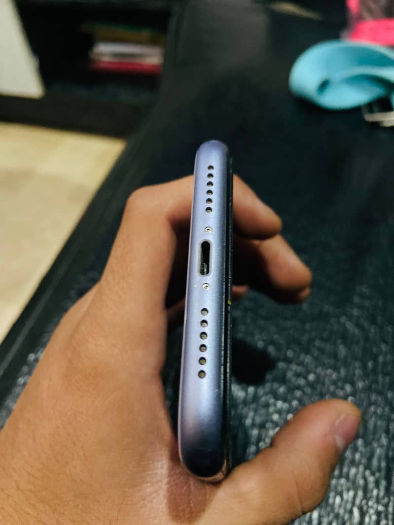 Apple iPhone 11 6