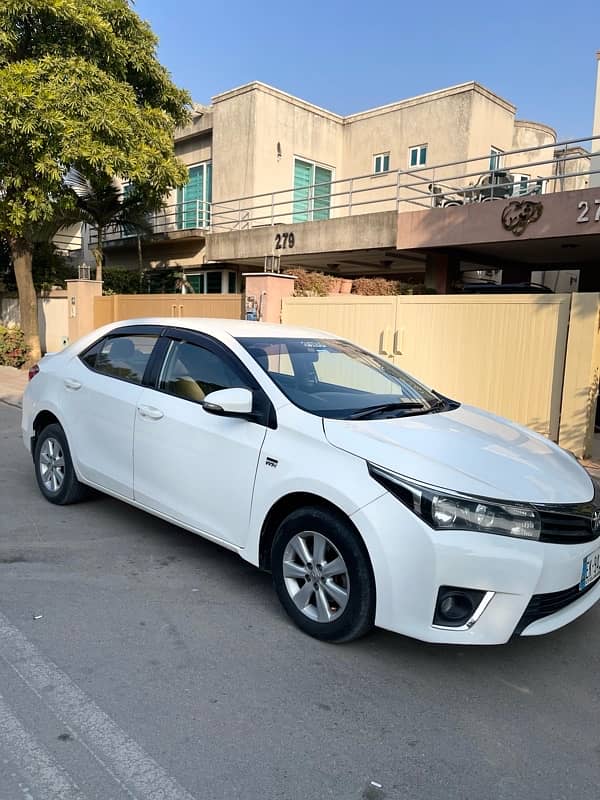 Toyota Corolla Altis 2015 1