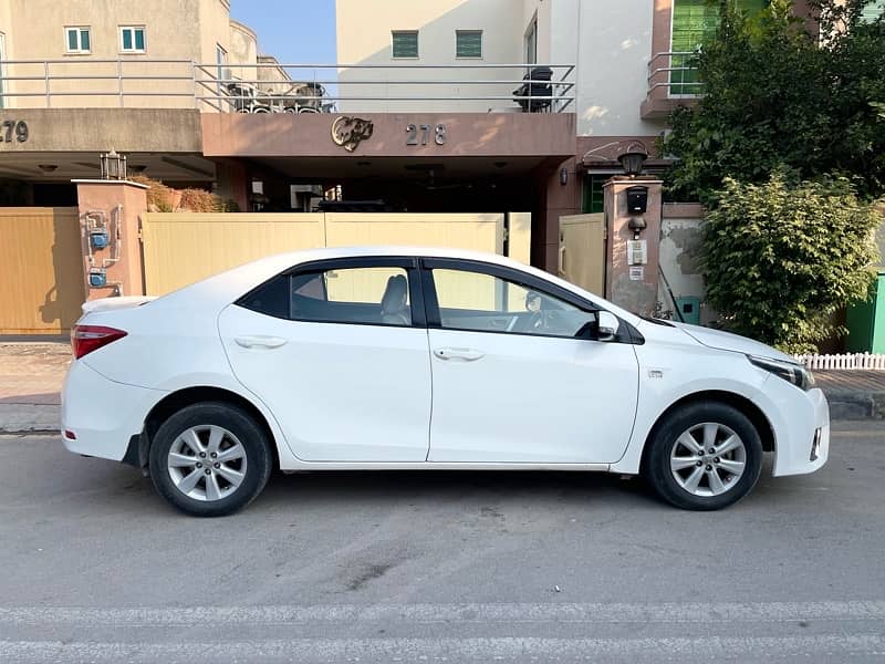 Toyota Corolla Altis 2015 3