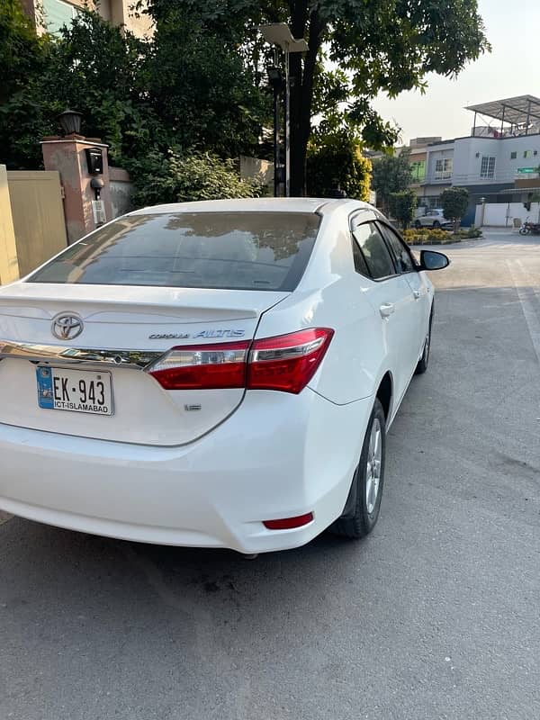 Toyota Corolla Altis 2015 4