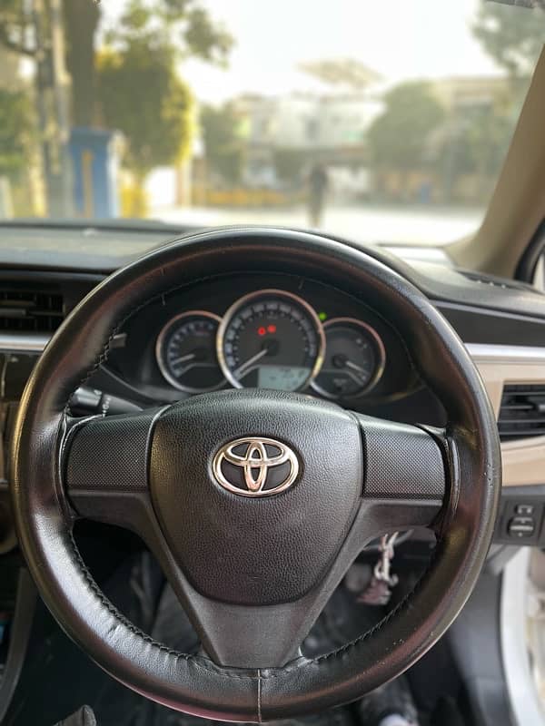 Toyota Corolla Altis 2015 6