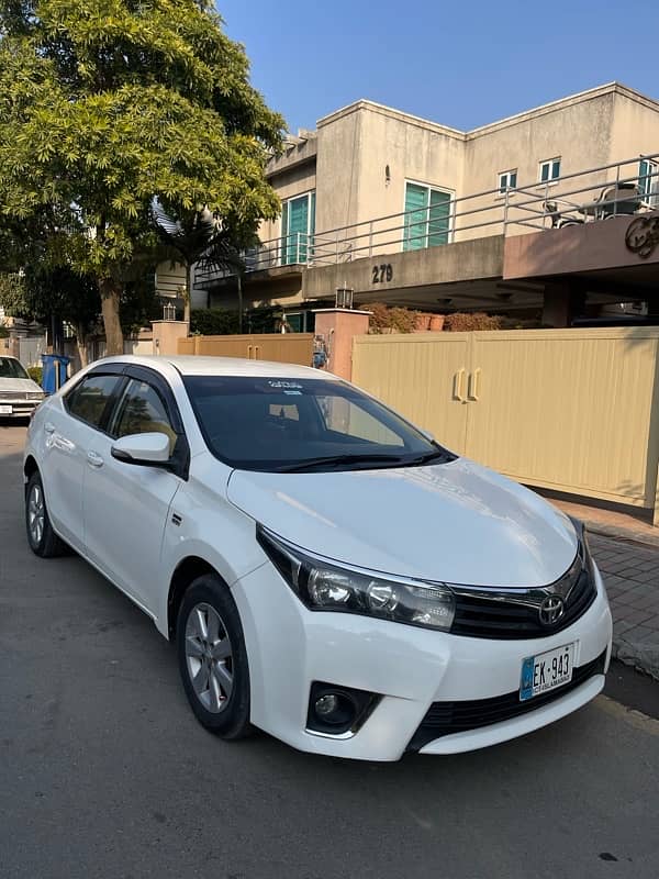 Toyota Corolla Altis 2015 10