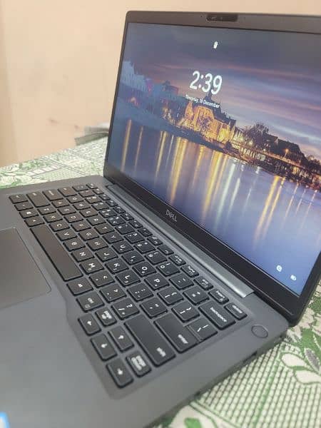 Dell Latitude 7300 1