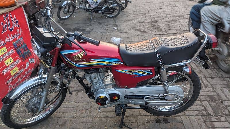 Honda 125 model 18 10/9 condition total ganiune bike biomatrik avail 2