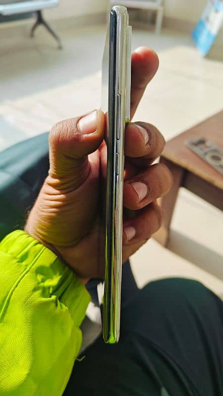 infinix Note 40 Pro just 4 months used 6