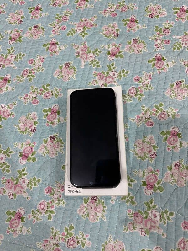 iPhone 15 Pro 256GB BLACK TITANIUM NON PTA 3