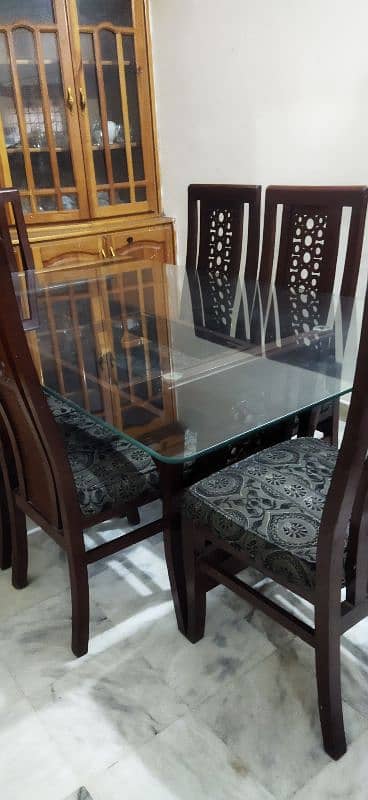 dinning table with 6 chairs 0