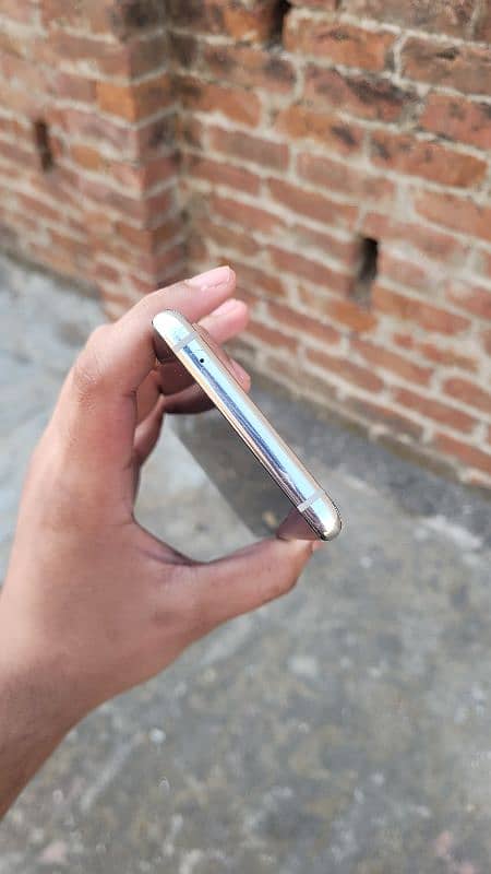 OnePlus 8 in Mint Condition 3