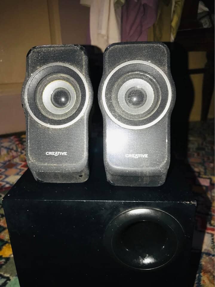 Creative 2.1 speaker 0