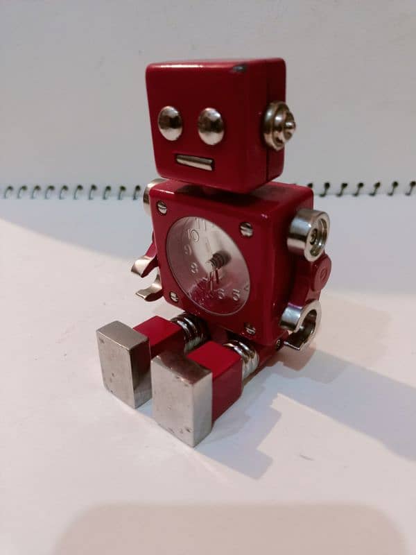 Robotic Metal clock for sale 0