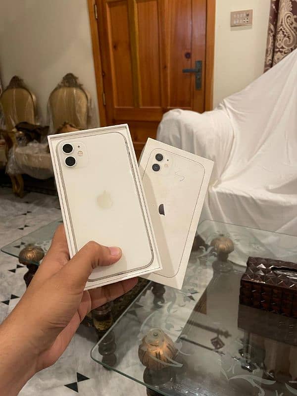 Iphone 11 Factory Unlock with Box 4