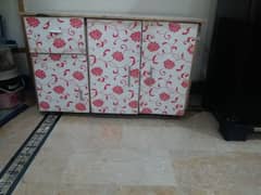 iron table good condtion
