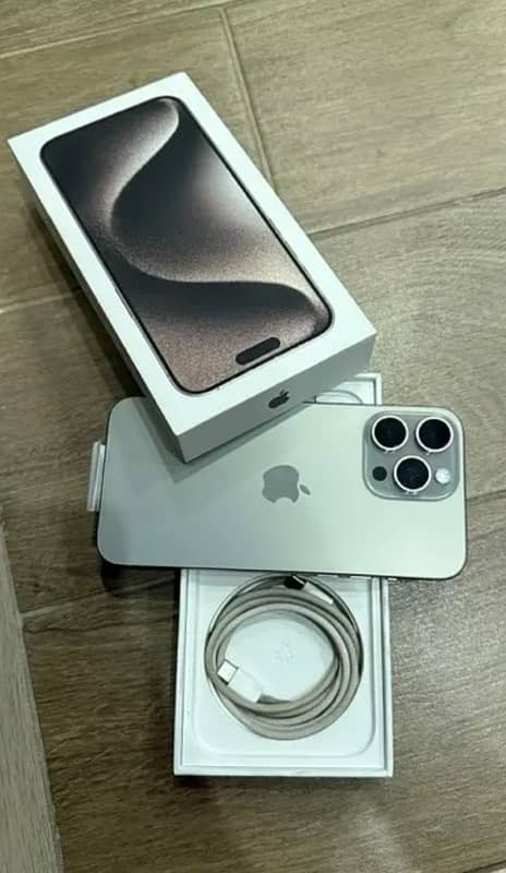 iphone 15 pro max health 94 condition 10 by 10 H k model 0