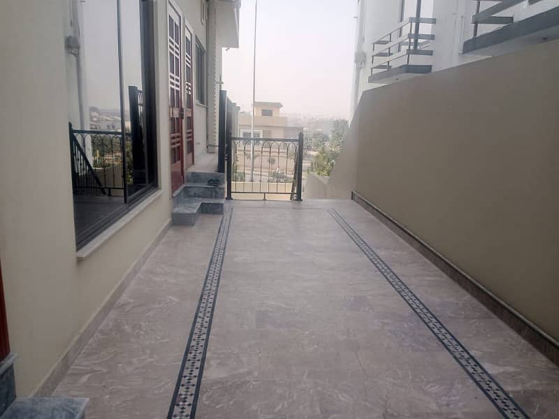 1.5 kanal house Corner 3 Side open with 20 Marla lawn at Overseas 5 Bahria phase 8 Rawalpindi 6