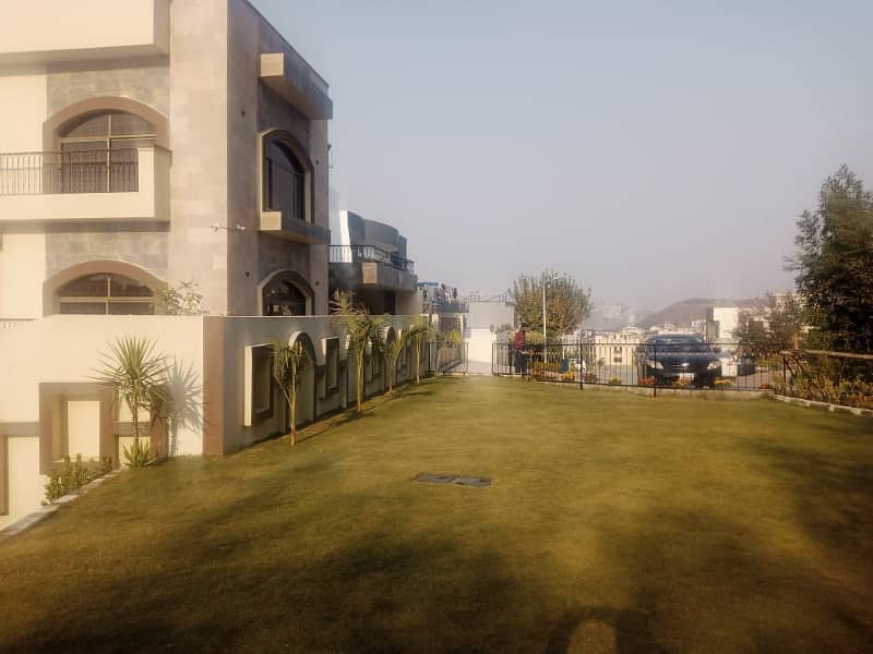 1.5 kanal house Corner 3 Side open with 20 Marla lawn at Overseas 5 Bahria phase 8 Rawalpindi 7