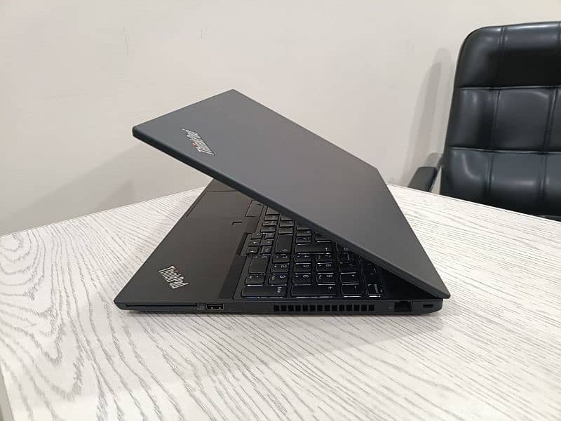 Lenovo Thinkpad P15s core i7 11th gen 4gb Nvidia Quadro T500 Gddr6 8