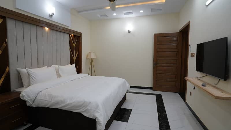 Fully Furnished Comfortable Room for Rent in Guest House (F-10, Islamabad) 4