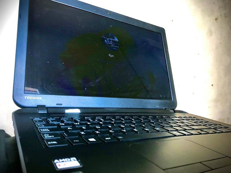 Toshiba laptop, AMD processor 1