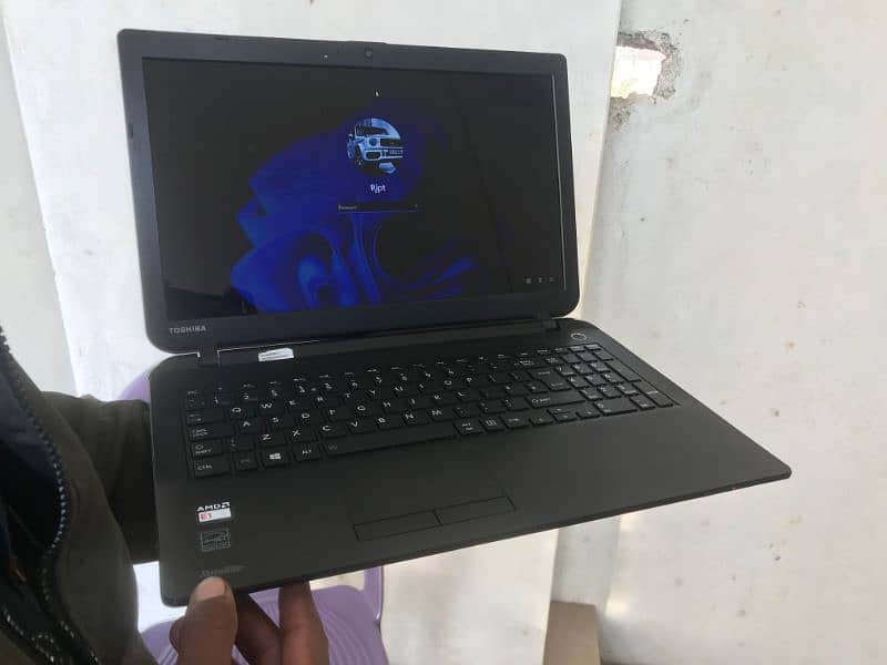 Toshiba laptop, AMD processor 3