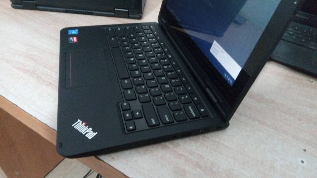 Lenovo Thinkpad yoga 11e Touch 1