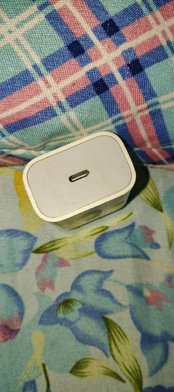 iphone ka original box wala pd charger 20 watt 0