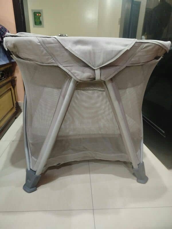 Baby cot/Baby bed. 1