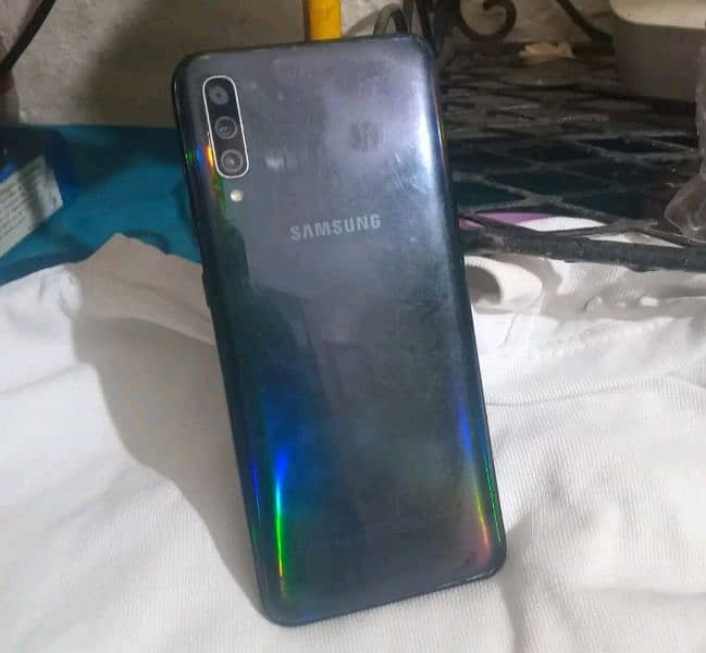 Samsung a70 6/128 non pta for sale 2