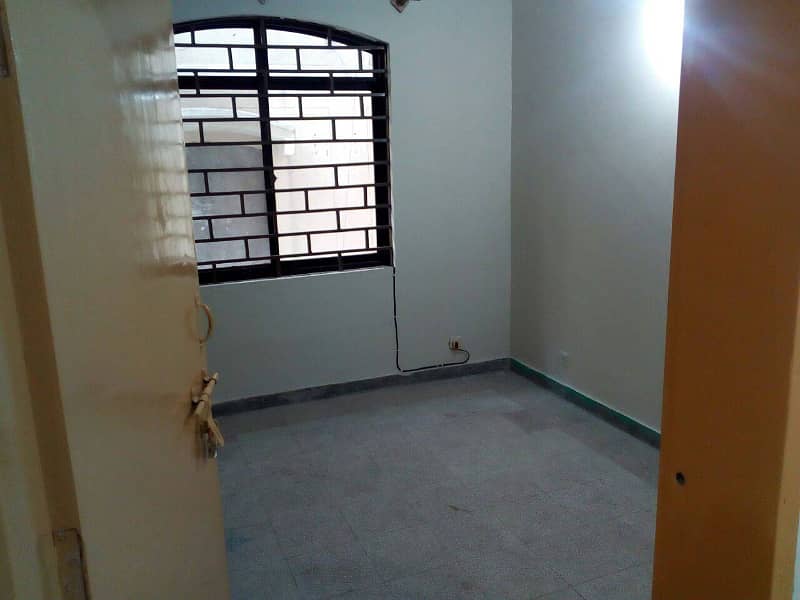 G11 2 BEDROOM FLAT AVIALBLE FOR RENT IN PHA APPARTMENTS 2