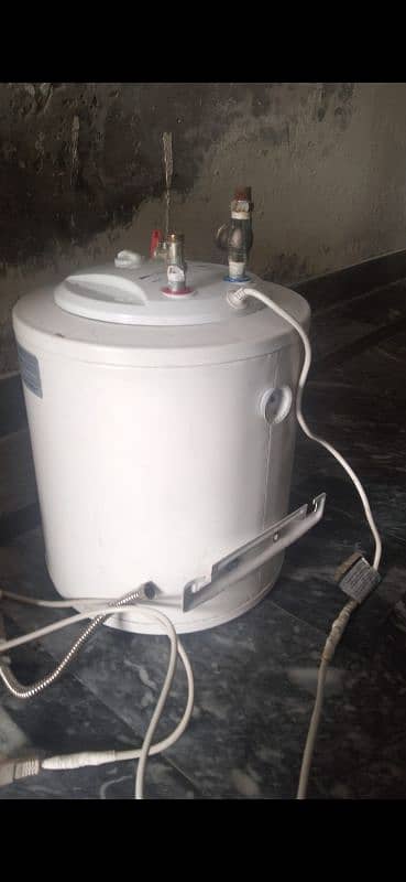 electric 40 liter gyser 0