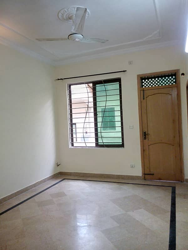 G11 5 MARLA UPPER PORTION FOR RENT NEAR PARK 2