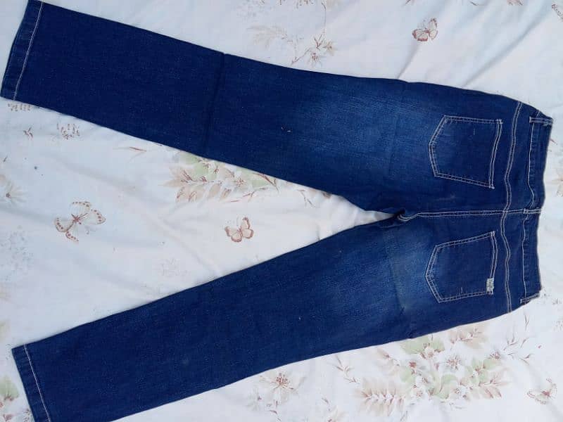 "Elegant Blue Denim women's jeans– Where Comfort Meets Style" 1