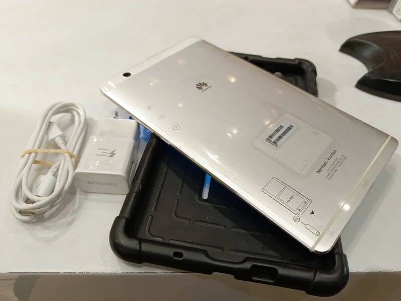 Huawei BTV-W09 32/4gb silver color 2