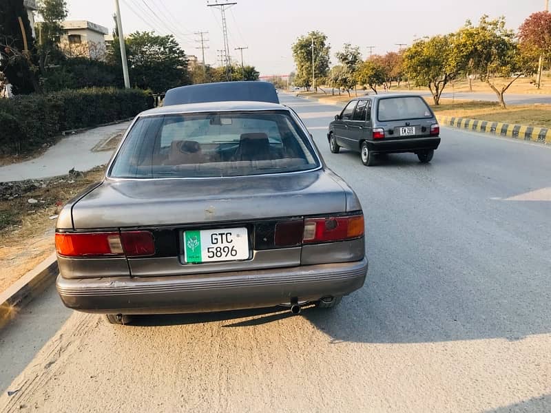 Nissan Sunny 1990 7