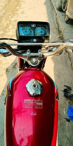 Honda 125 model 18 ki end ma Liya tha