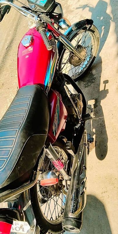 Honda 125 model 18 ki end ma Liya tha 2